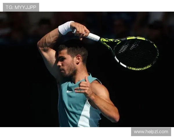 阿尔卡拉斯晋级澳网32强顺利